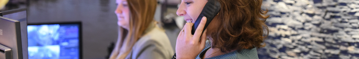Klantenservice medewerker aan de telefoon