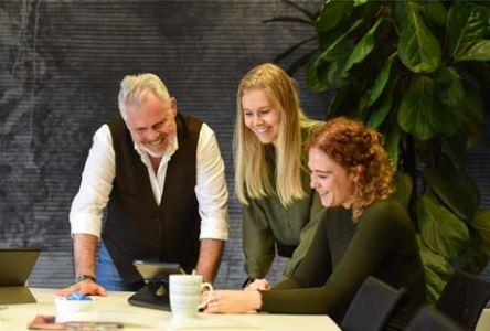 Commercieel team aan het werk